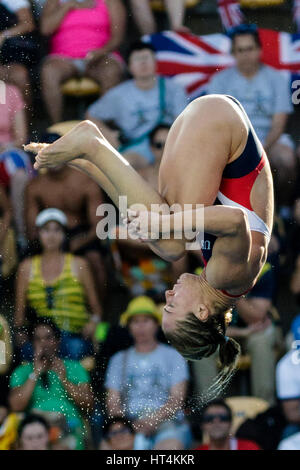 Katrina Young (USA) im Wettbewerb der Frauen 10 m Plattform Tauchen vorläufig bei den Olympischen Sommerspielen 2016. © Paul J. Sutton/PCN-Fotografie. Stockfoto