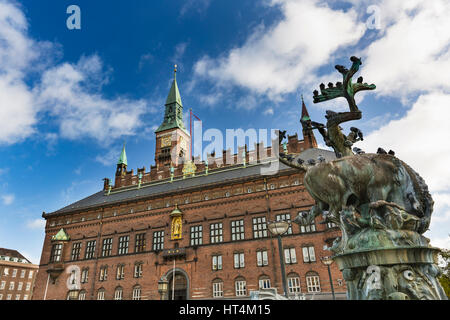 Rathaus von Kopenhagen und Drage in Dänemark Stockfoto