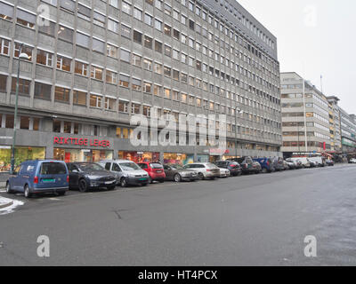 Die Innenstadt von der norwegischen Hauptstadt Oslo Rathaus hat öffentliche Parkplätze, die jetzt durch die Gemeinderäte Auto kostenlos Umweltpolitik bedroht Stockfoto