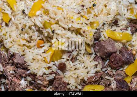 Pilaw mit getrockneten Früchten Stockfoto