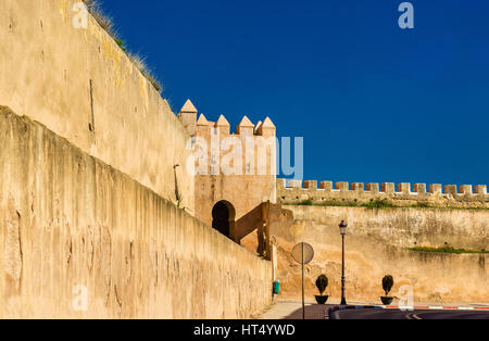 Wände des königlichen Palastes von Meknes, Marokko Stockfoto
