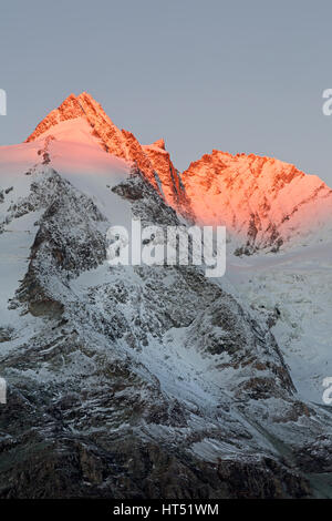 Großglockner-Gipfel bei Sonnenaufgang, Nationalpark Hohe Tauern, Kärnten, Österreich Stockfoto