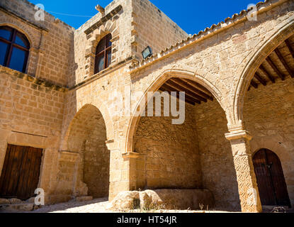 Ayia Napa Kloster, Tore an der Wall, rund um Kloster angeschlossen. Bezirk Famagusta. Zypern. Stockfoto