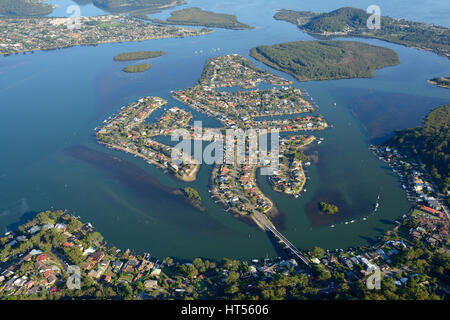 LUFTAUFNAHME. Canal Estate of St Huberts Island in der Brisbane Wassermündung. New South Wales, Australien. Stockfoto