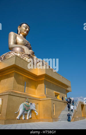 Thimphu, Bhutan Hauptstadt von Bhutan. Dordenma Buddha-Statue. Einer der größten Buddha-Statuen (in dieser Position) in der Welt. Das Hotel liegt an der Spitze des K Stockfoto