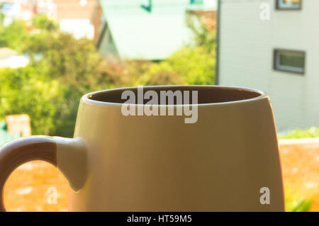 natürliche frisch gebrühten Kaffee mit Crema in der Tasse Stockfoto