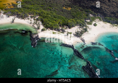 Luftaufnahme des Makalawena Beach an der Westküste von Big Island, Hawaii, USA. Stockfoto