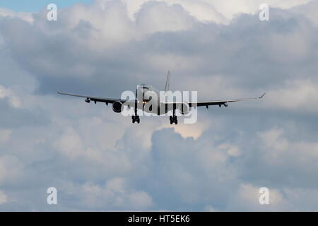 ZZ338, ein Airbus-Voyager-KC.2, betrieben durch die Royal Air Force (RAF), am Flughafen Prestwick in Ayrshire. Stockfoto