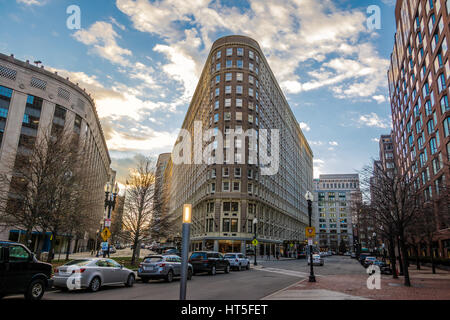 Boston Street Gebäude bei Sonnenuntergang - Boston, Massachusetts, USA Stockfoto