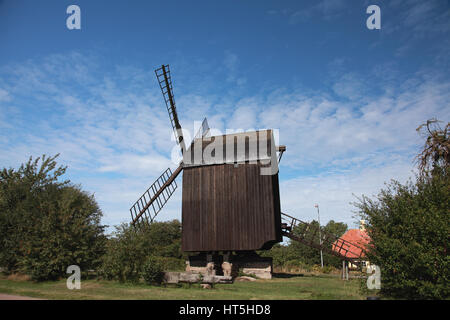 Bech Windmühle, die älteste stehende Windmühle in Dänemark, in Svaneke auf der Ostsee-Insel Bornholm. Stockfoto