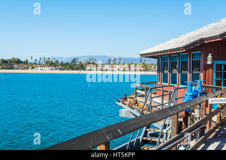 Santa Barbara Küste gesehen von der Pier, Kalifornien Stockfoto