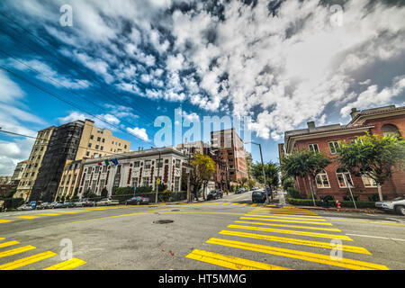 vereinzelte Wolken über San Francisco, Kalifornien Stockfoto