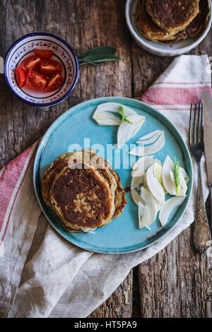 vegane Zucchini Kichererbsen Mehl Pfannkuchen Stockfoto