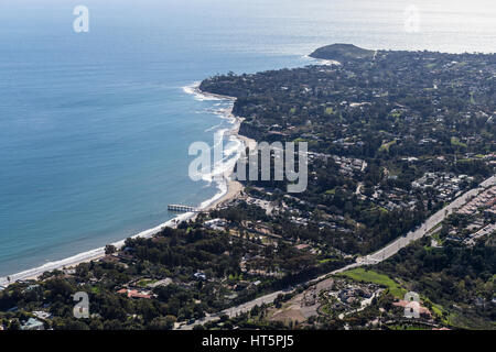 Blick in Richtung Paradise Cove und Point Dume in Malibu, Kalifornien. Stockfoto