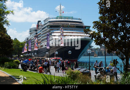 Ms Queen Victoria am Circular Quay Sydney Australien günstig Stockfoto