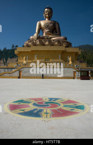 Thimphu, Bhutan Hauptstadt von Bhutan. Dordenma Buddha-Statue. Einer der größten Buddha-Statuen (in dieser Position) in der Welt. Das Hotel liegt an der Spitze des K Stockfoto