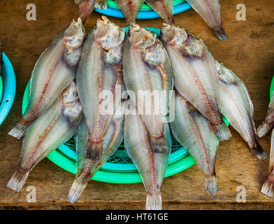 Südkorea, Yeongnam Region, Busan, filetiert Fisch im Yagalchi Fish Market Stockfoto