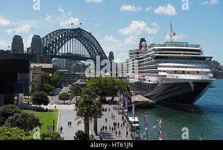 Ms Queen Victoria am Circular Quay Sydney Australien günstig Stockfoto