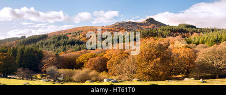 Leder-Tor und die umliegende Landschaft im Herbst Dartmoor National Park Devon Uk Stockfoto