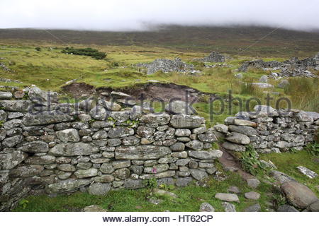 Überreste eines verlassenen 19. Jahrhundert Dorfes auf Achill Island, County Mayo, Irland Stockfoto