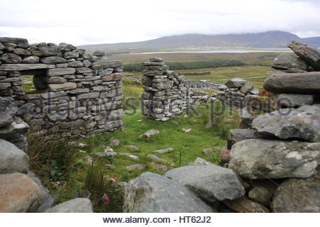 Überreste eines verlassenen 19. Jahrhundert Dorfes auf Achill Island, County Mayo, Irland Stockfoto