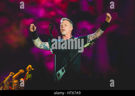 2. Juni 2015: Die live auf der Bühne auf dem Sonisphere Festival in Assago (Mailand) für ihre erste italienische Tour 2015 Metallica Konzert Foto: Cronos/Alessandro Bosio Stockfoto