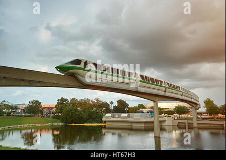 Orlando, USA - 30. August 2012: Einschienenbahn in Epcot Disney park. Transportlösungen im Disney Resort Park Epcot Stockfoto