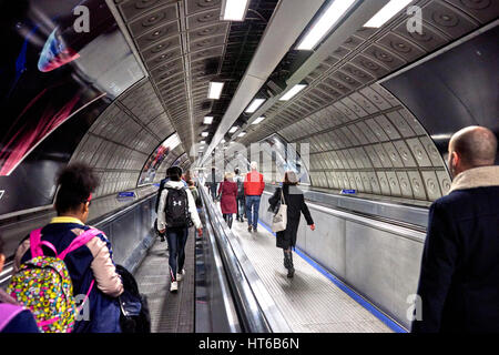 Die London Underground (auch bekannt als das Rohr oder einfach die U-Bahn) ist eine öffentliche u-Bahn-system Stockfoto