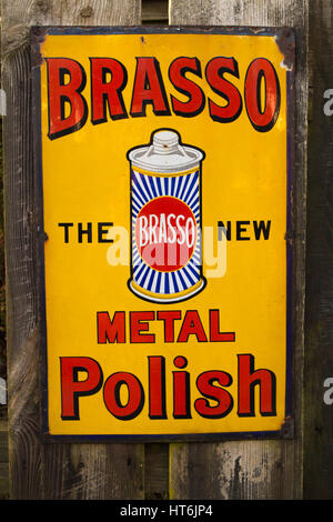 BRASSO: ein Blechschild Werbung die Metallic-Lackierung Stockfoto