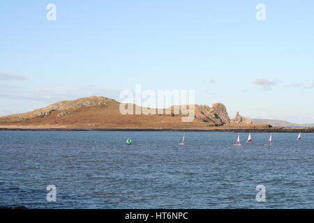 Die Bucht von Dublin, Blick vom Hafen von Howth Irland howth Lighthouse, Pier Tag Angeln Angeln boote Segelboot Segelboot, Sehenswürdigkeiten irischen Stockfoto