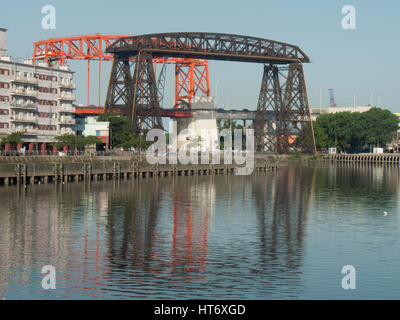 Alte Brücke Nicolás Avellaneda in La Boca Neightborhood. Stockfoto