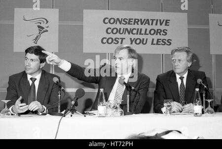 Eine konservative Partei Pressekonferenz auf lokaler Regierung in London, England am 10. April 1991 mit L-R Michael Portillo, Chris Patten, Michael Heseltine. Stockfoto