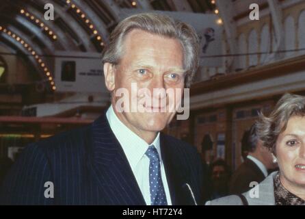 Michael Heseltine, konservative Partei Mitglied des Parlaments für Henley und ehemaliger Staatssekretär für Verteidigung, den Parteitag am 10. Oktober 1989 mit seiner Frau Ann in Blackpool England besucht. Stockfoto