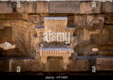 Carving-Details des Quetzalcoatl Pyramide bei Teotihuacan Ruinen - Mexiko-Stadt, Mexiko Stockfoto