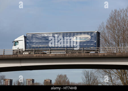 Wincanton Verteilung Lastkraftwagen in den Midlands. Stockfoto