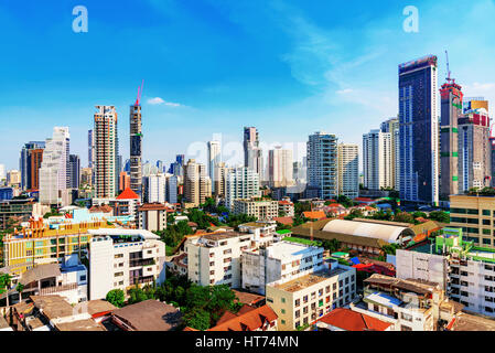 Blick auf die Innenstadt von Bangkok Hochhäuser Stockfoto