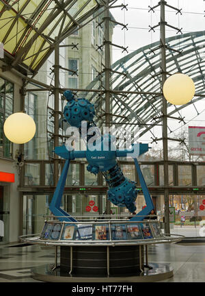 Zeiss-Planetarium-Projektor in Goethe Galerie, Jena, Deutschland Stockfoto