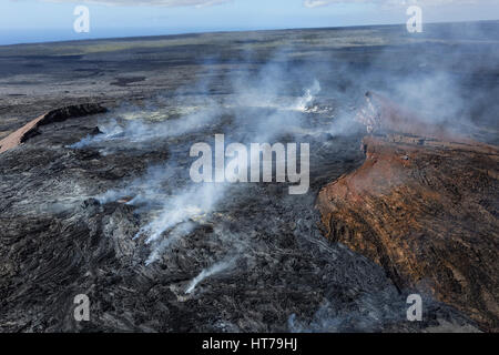 Luftaufnahme des Volcanoes NP, Puʻu ʻŌʻō, Hawai ' i Volcanoes-Nationalpark, HI, Vereinigte Staaten Stockfoto