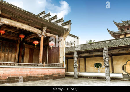 Im Inneren der alten Bühne, die traditionelle Holzkonstruktion Huangshan City China. Stockfoto