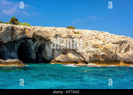 Kap Greco Höhlen in der Nähe von Ayia Napa. Bezirk Famagusta, Zypern. Stockfoto