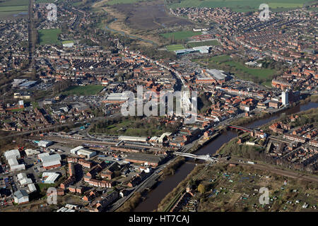 Luftbild von der Yorkshire-Markt-Stadt Selby auf dem Fluss Ouse, UK Stockfoto