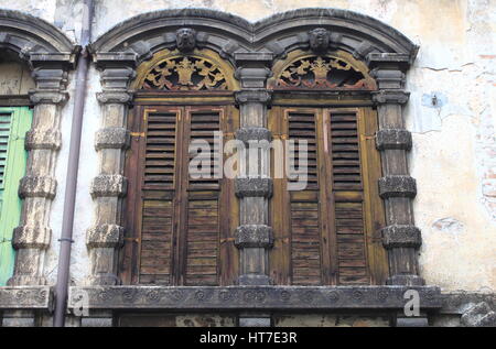 Antike Renaissance Windows in Verona, Italien Stockfoto