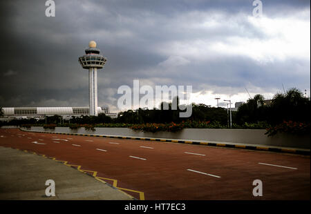 01.01.2010 - 31.12.2010, Singapur, Republik Singapur, Asien - eine Ansicht von der Air Traffic Control tower am Singapurs Changi Airport. Stockfoto