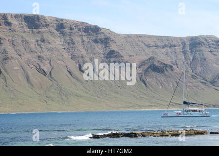 Lanzarote, gesehen von La Graciosa Stockfoto