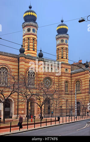 Die große Synagoge ("Dohany Straße Synagoge"), die größte in Europa und die zweitgrößte in der Welt. Budapest, Ungarn. Stockfoto