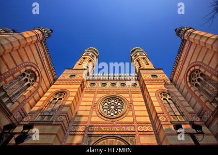 Die große Synagoge ("Dohany Straße Synagoge"), die größte in Europa und die zweitgrößte in der Welt. Budapest, Ungarn. Stockfoto