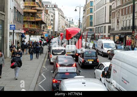 Verkehr im Stillstand auf The Strand central London UK Stockfoto