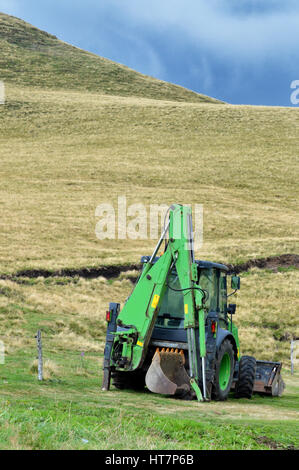 Ein Fahrzeugbau und Ausrüstung, Aushub geben Baggerlader oder Wheel Loader. Stockfoto