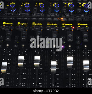 Schwarz-Audio-Mischpult Stockfoto