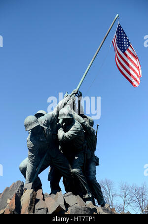 Washington, DC, USA. 5. März 2017. 20170305: eine Frontansicht der United States Marine Corps War Memorial, (auch bekannt als die Iwo Jima Memorial) in Arlington, VA. Credit: Chuck Myers/ZUMA Draht/Alamy Live News Stockfoto